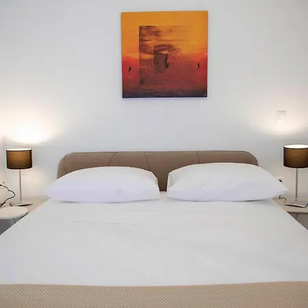 Konstantinos Stylish Brand New In The Heart Of Apartment Athens